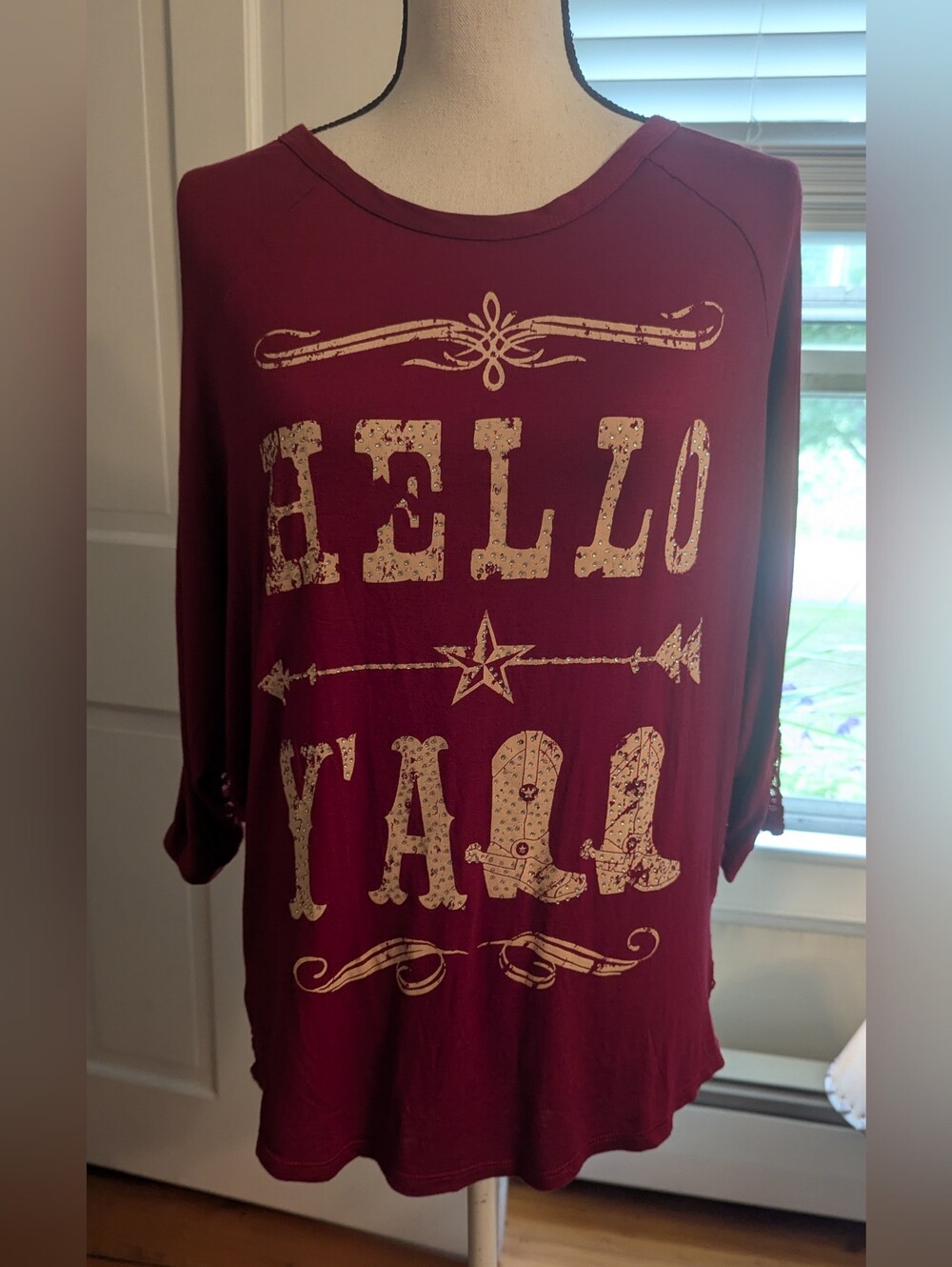 Womens Western Inspired Wine/Burgundy Graphic Festival Top Size Medium NWT